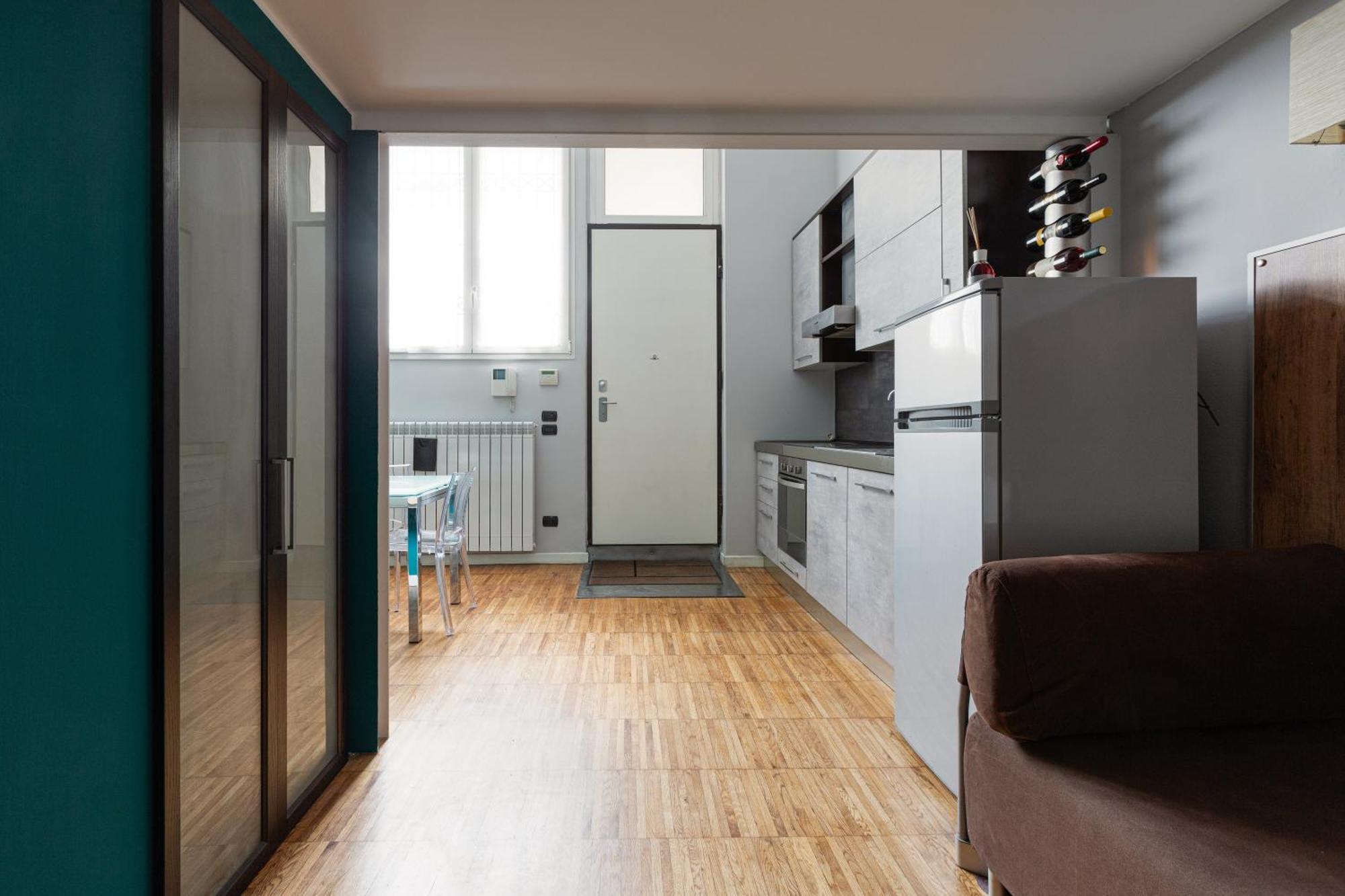 - Gorla M1 Modern Studio!