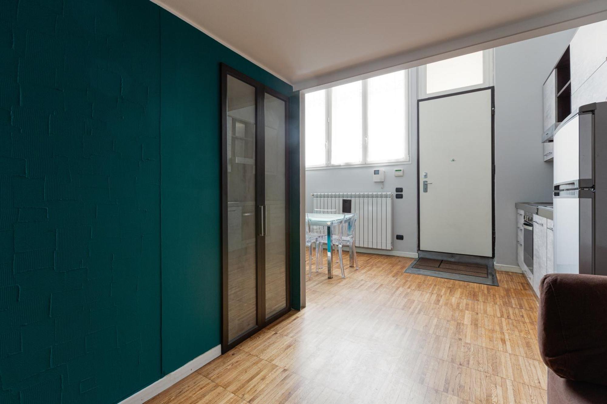 - Gorla M1 Modern Studio! *