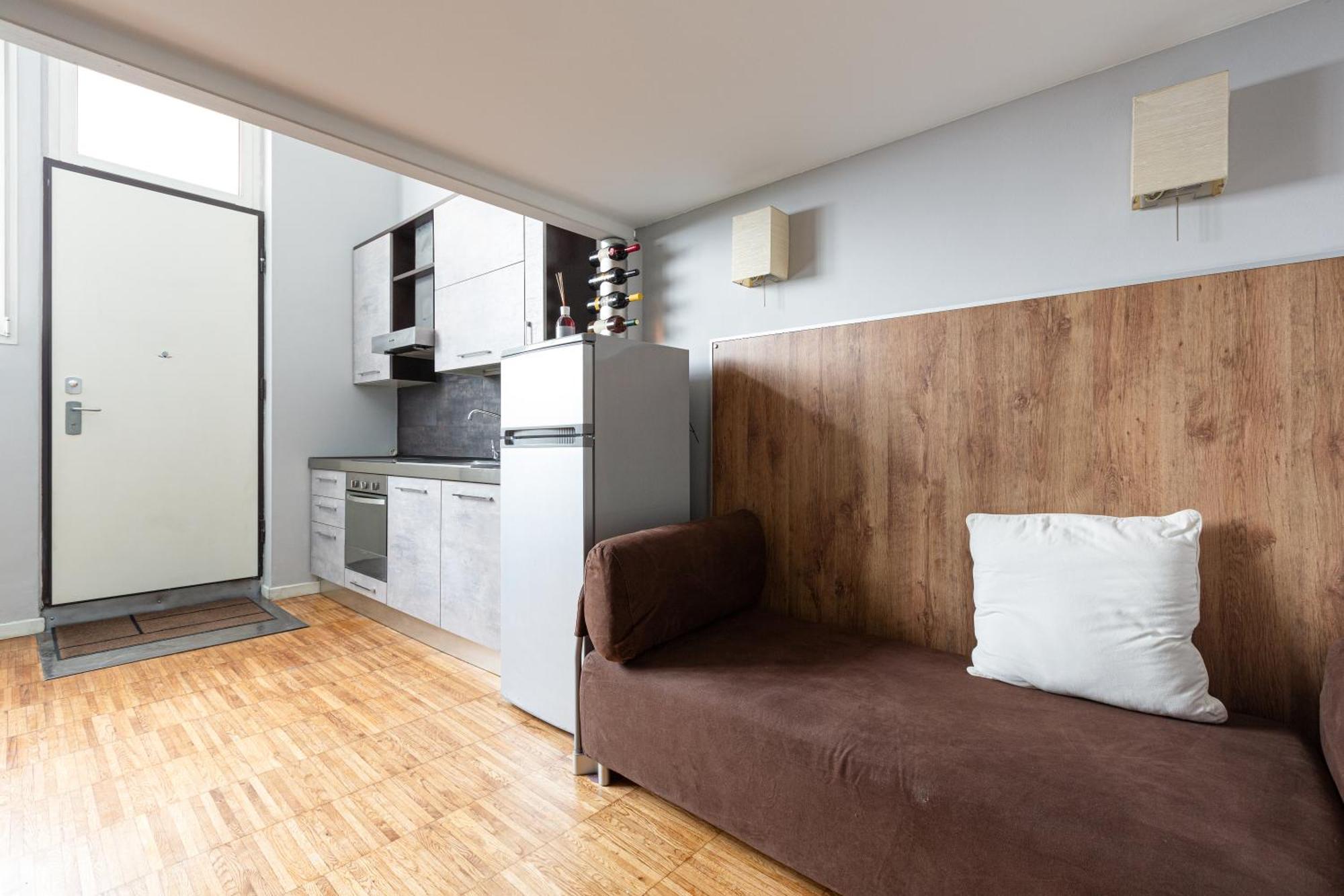- Gorla M1 Modern Studio! *