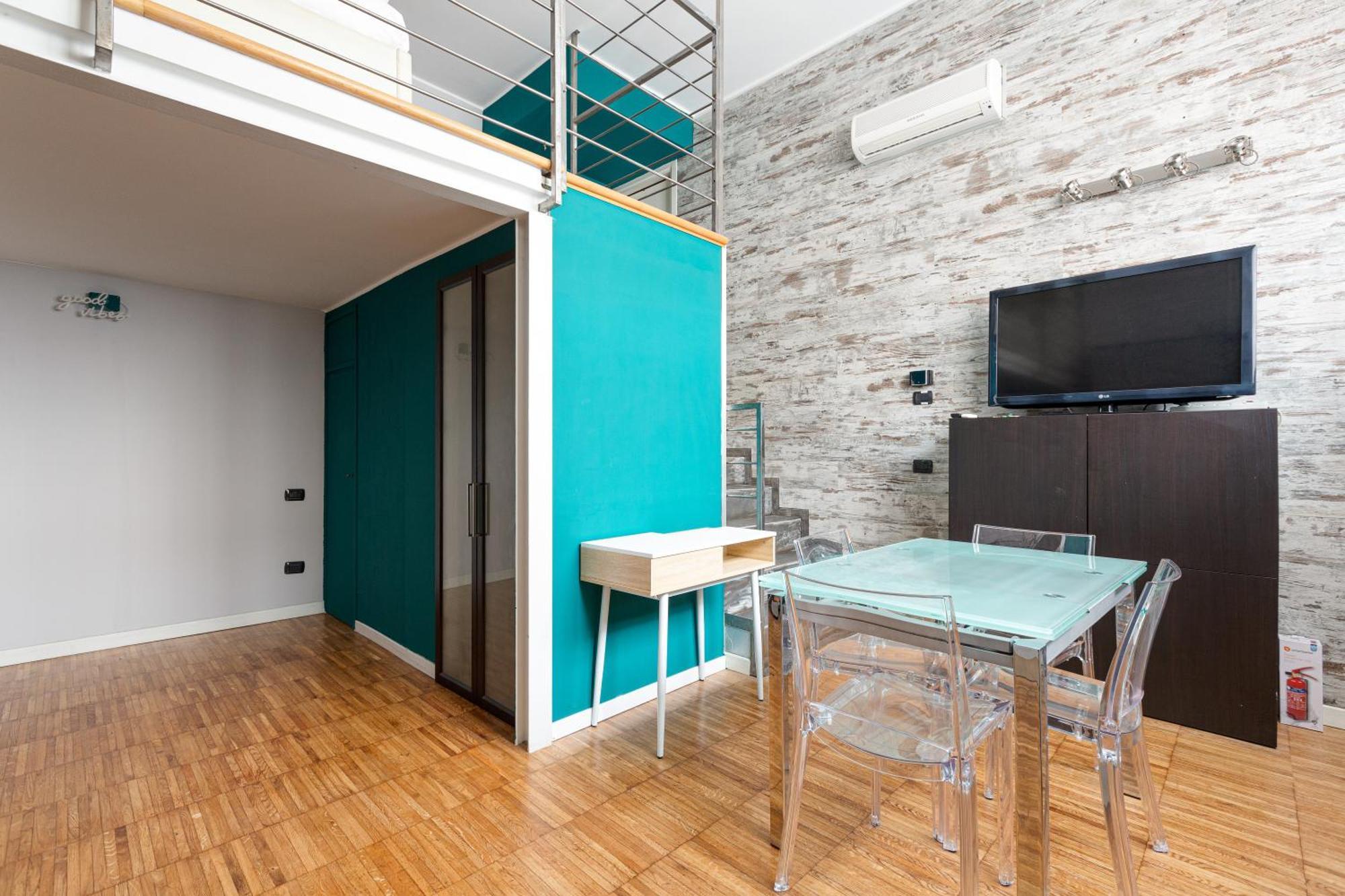 - Gorla M1 Modern Studio!